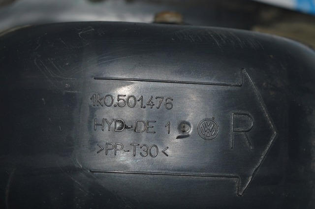 Важіль/тяга задньої підвіски подовжній нижній, правий 1K0505224L VAG