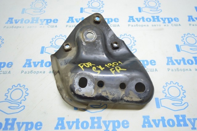 Кронштейн передньої балки 20216FL020 SUBARU