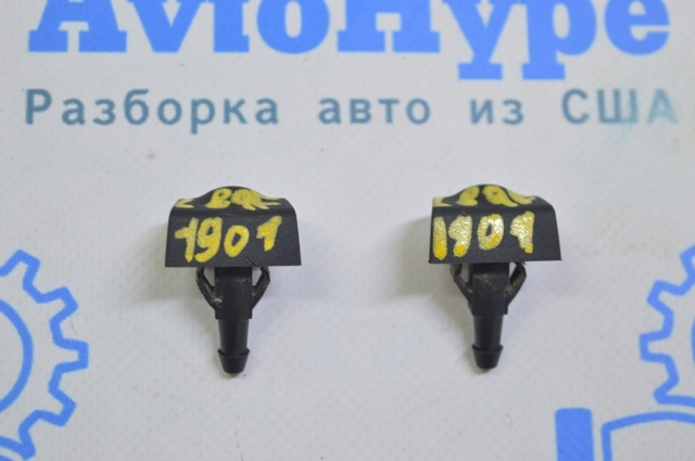 Форсунка омивача скла лобового, права 289325SA0A NISSAN