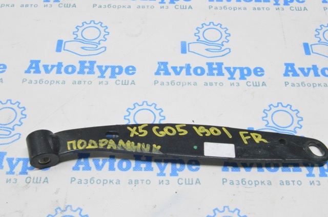 Сайлентблок переднього нижнього важеля 31106878072 BMW