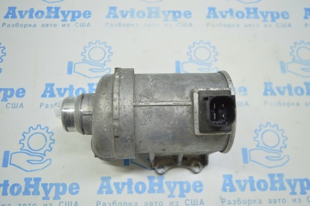 Насос охолоджуючої рідини 31368715 VOLVO