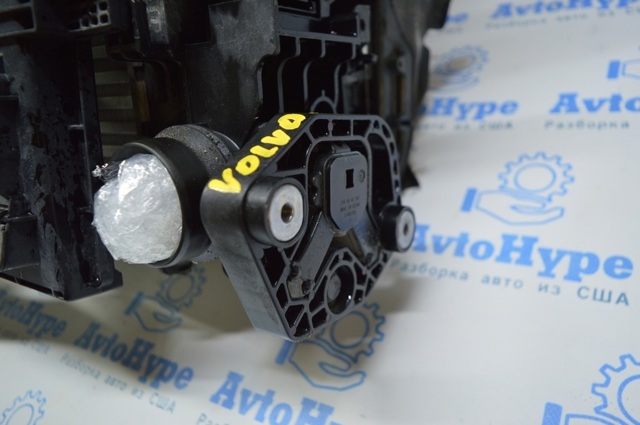 Радіатор охолодження двигуна 31410895 VOLVO