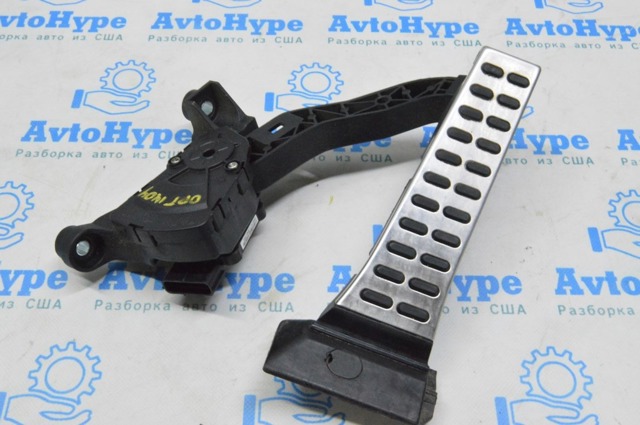 Підаль газу 327003R310 HYUNDAI