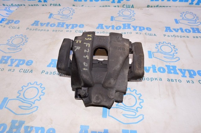 Супорт гальмівний, передній, правий 34106790922 BMW