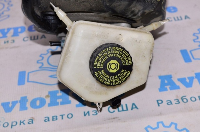 Бачок гальмівної рідини Бмв 2