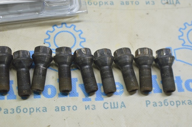 Колісний болт 36136890324 BMW