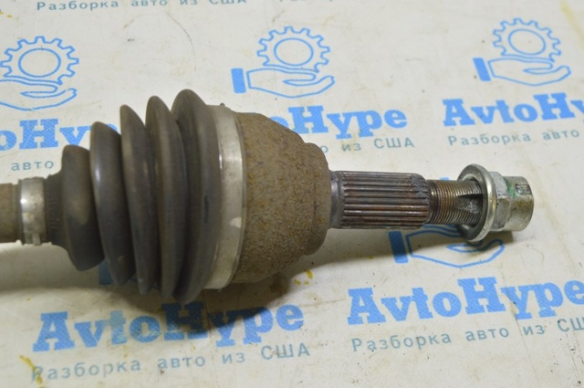 Піввісь передня, права 391005SA2A NISSAN