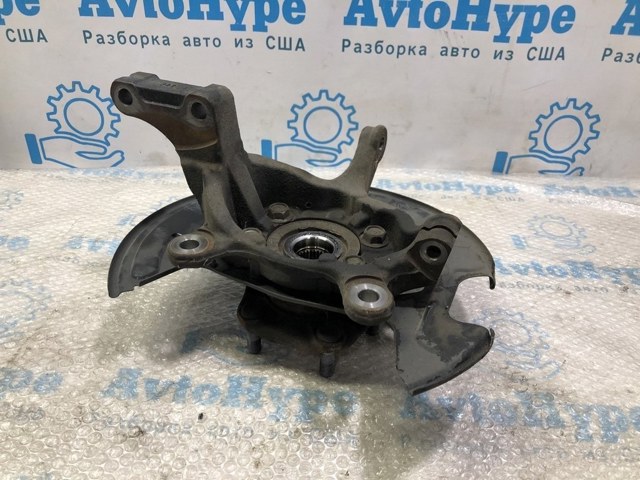Кулак поворотний передній правий 400141KA1A NISSAN
