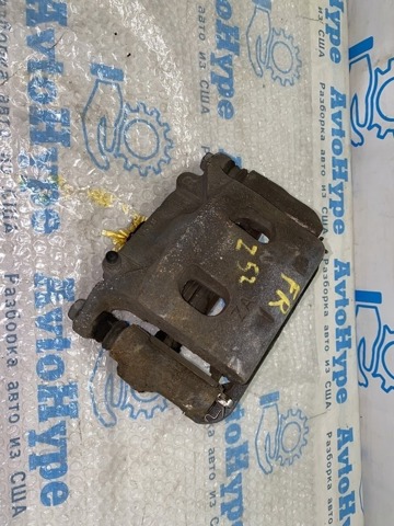 Супорт гальмівний, передній, правий 410013JA0A NISSAN
