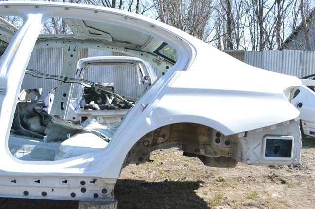 Крило заднє ліве 41007298171 BMW
