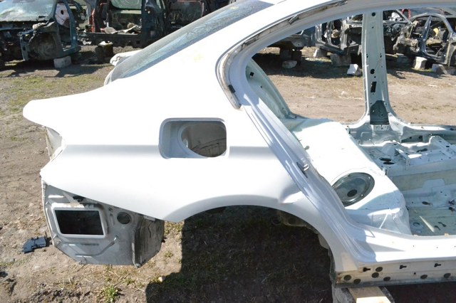 Крило заднє праве 41007298172 BMW
