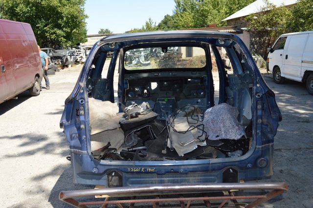 Панель багажного відсіку 41007493965 BMW