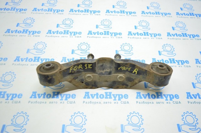 Кронштейн/траверса заднього редуктора, передня 41310FL010 SUBARU