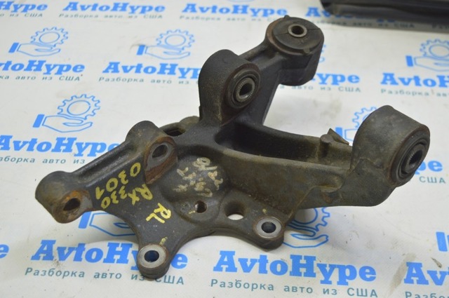 Цапфа ліва 4230548021 TOYOTA