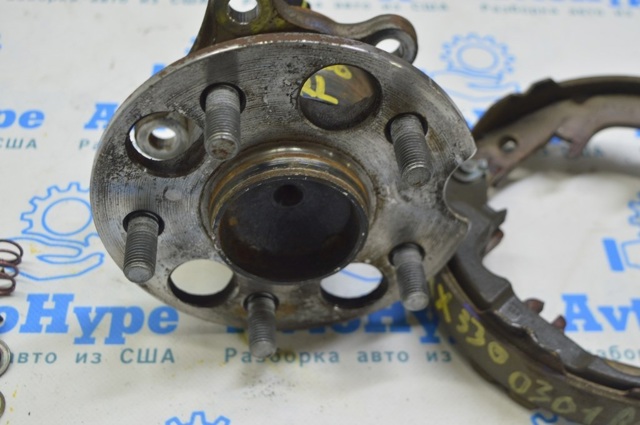 Маточина задня ліва 4246048030 TOYOTA
