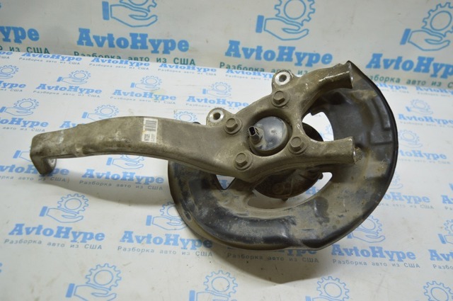 Кулак поворотний передній правий 4320153010 TOYOTA