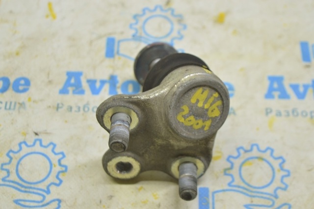 Кульова опора, нижня, ліва 4333009B60 TOYOTA
