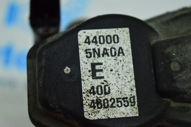 Супорт гальмівний задній правий 440015NA0A NISSAN