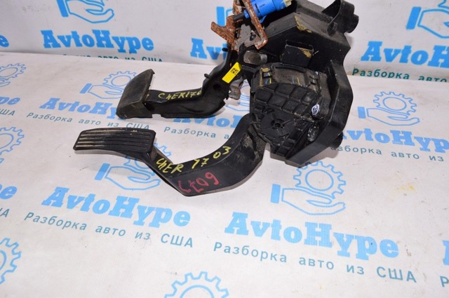 Підаль газу 4581652AE CHRYSLER