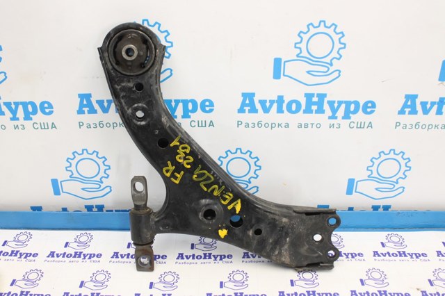 Правий важіль передній нижній підвіски 4806842070 TOYOTA