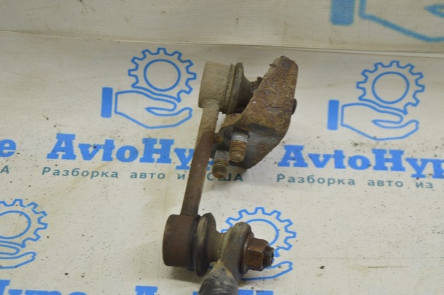Яйця на стабілізаторі задні 488030E010 TOYOTA