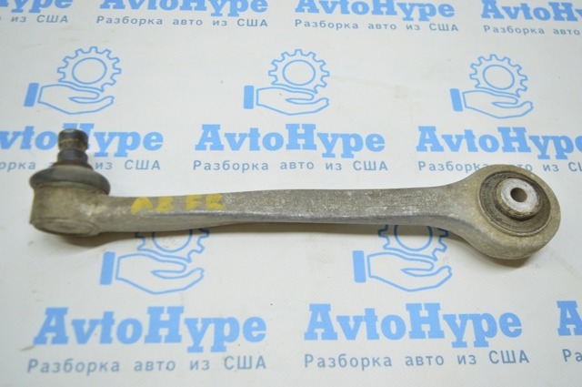 Важіль передньої підвіски верхній, правий 4H0407506F VAG
