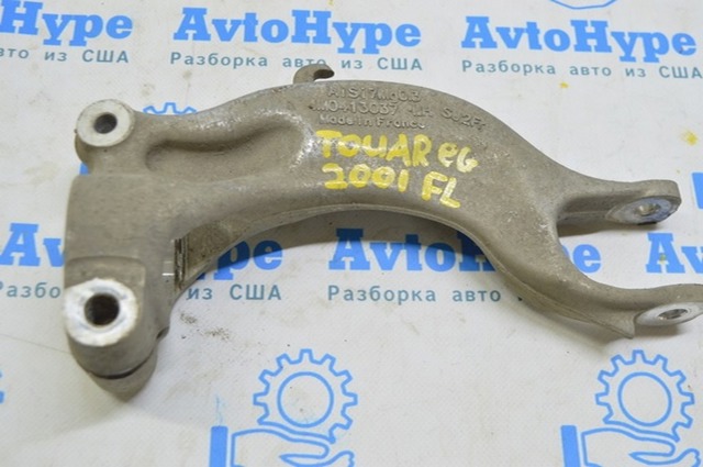 Вилка нижня амортизатора переднього, ліва 4M0413037H VAG