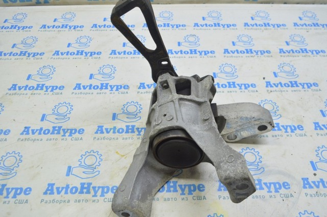 Кронштейн подушки (опори) двигуна, правої 50625TRWA00 HONDA