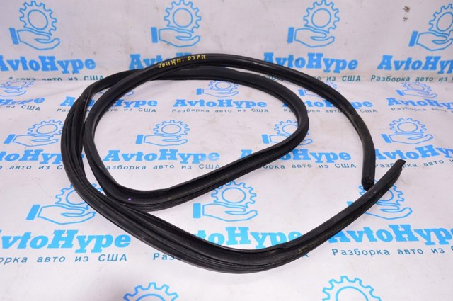 Прокладка дверей передніх, правих (на кузові) 5076862AG CHRYSLER