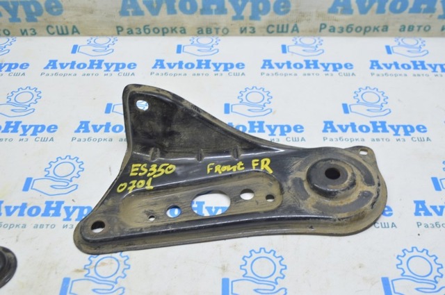 Кронштейн передньої балки 5103533030 TOYOTA