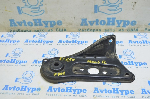 Кронштейн передньої балки 5103633030 TOYOTA