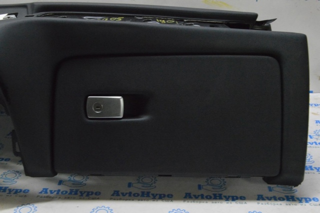 Кришка речового ящика 51169472465 BMW