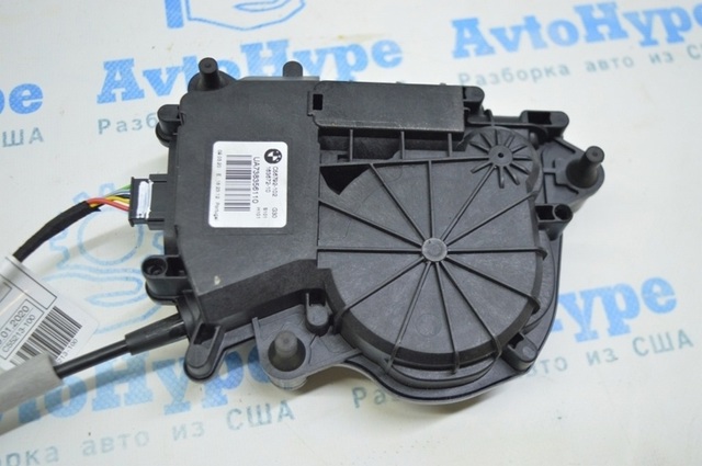 Мотор (клапан) дотягування багажника 51247383561 BMW