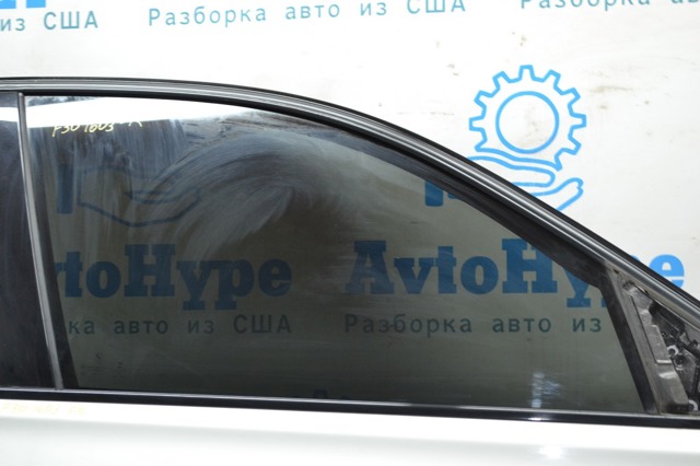 Молдинг опускного скла нижній, двері передньої, правої 51337258296 BMW