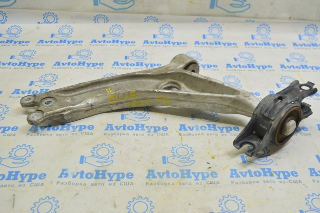 Правий важіль передній нижній підвіски 51350TRTA01 HONDA