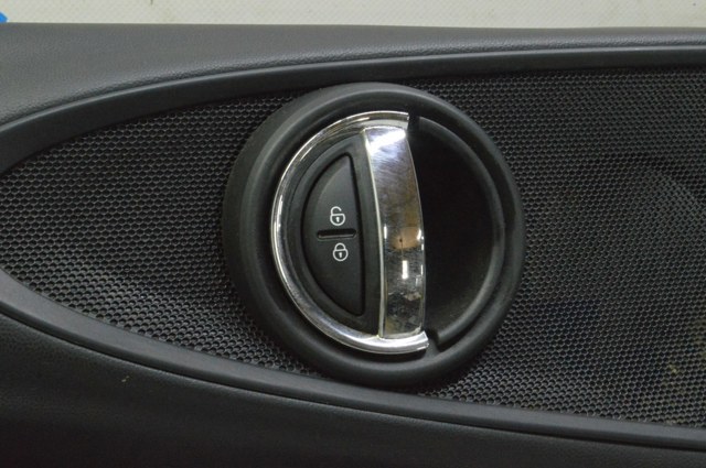 Ручка передніх дверей внутрішня, ліва 51417360833 BMW