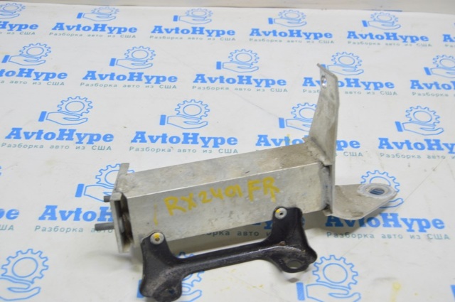 Кронштейн підсилювача переднього бампера 521020E010 TOYOTA