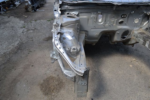 Рамка радіатора верхня 5321310070 TOYOTA
