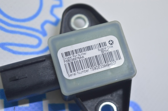 Датчик Ейрбег передній 56038976AA CHRYSLER