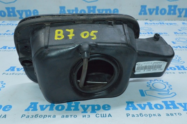 Люк б/бака 561809857FGRU VAG
