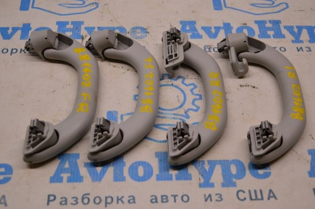 Поручні (тримачі) і гачок для одягу 561857607BY20 VAG