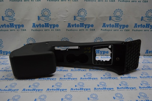 Центральна консоль торпеди 561863241E82V VAG