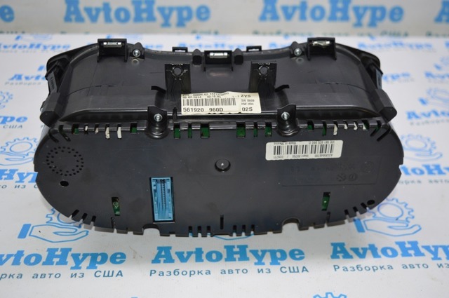 щиток приладу 561920960D VAG