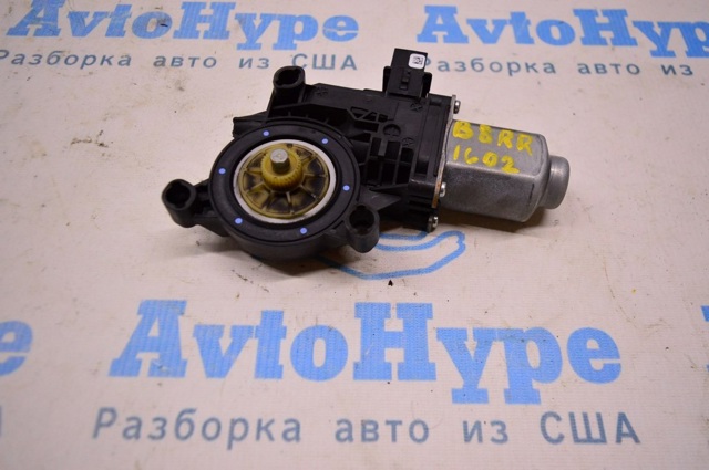 Моторчик склопідйомника двері задніх, правих 561959812CZ02 VAG