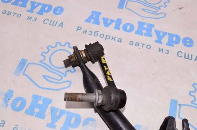 Стійка стабілізатора, заднього, ліва 562613JA0D NISSAN