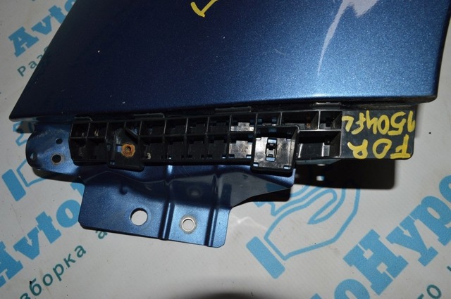 Ліве кріплення переднього бампера 57707SG030 SUBARU