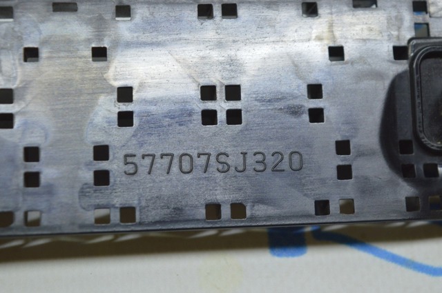 Направляюча заднього бампера, права 57707SJ320 SUBARU