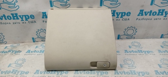 Кришка бардачка 5M1857101H82V VAG