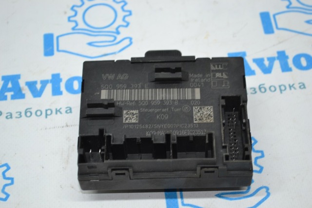 Блок комфорту передніх дверей 5Q0959593B VAG