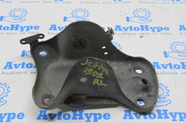Кронштейн задньої балки 5QM501545 VAG